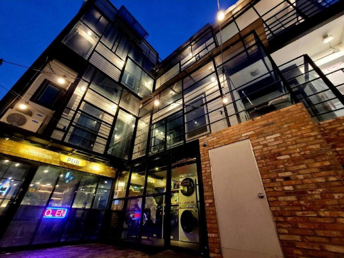 Inno Hostel & Pub Lounge Hongdae โซล ภายนอก รูปภาพ